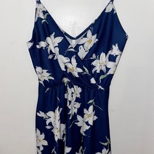 NWOT THE PRICE IS FIRM Blue/White Floral Print  Cami Dress Size Small